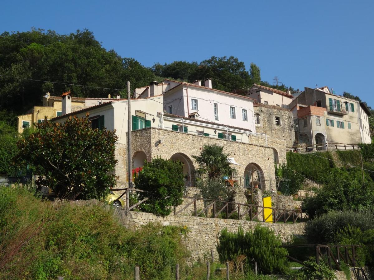 B&B Rubando Le Nuvole Orco Feglino Luaran gambar